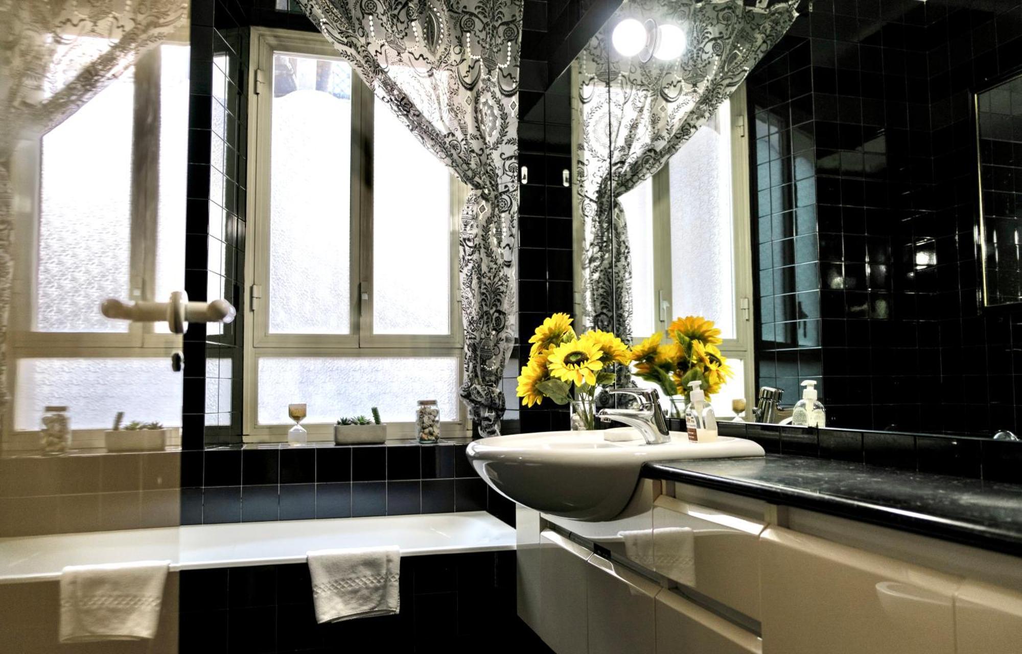 - Walk To Navona - Full Kitchen - Fast Wi-fi & A-c * Rom